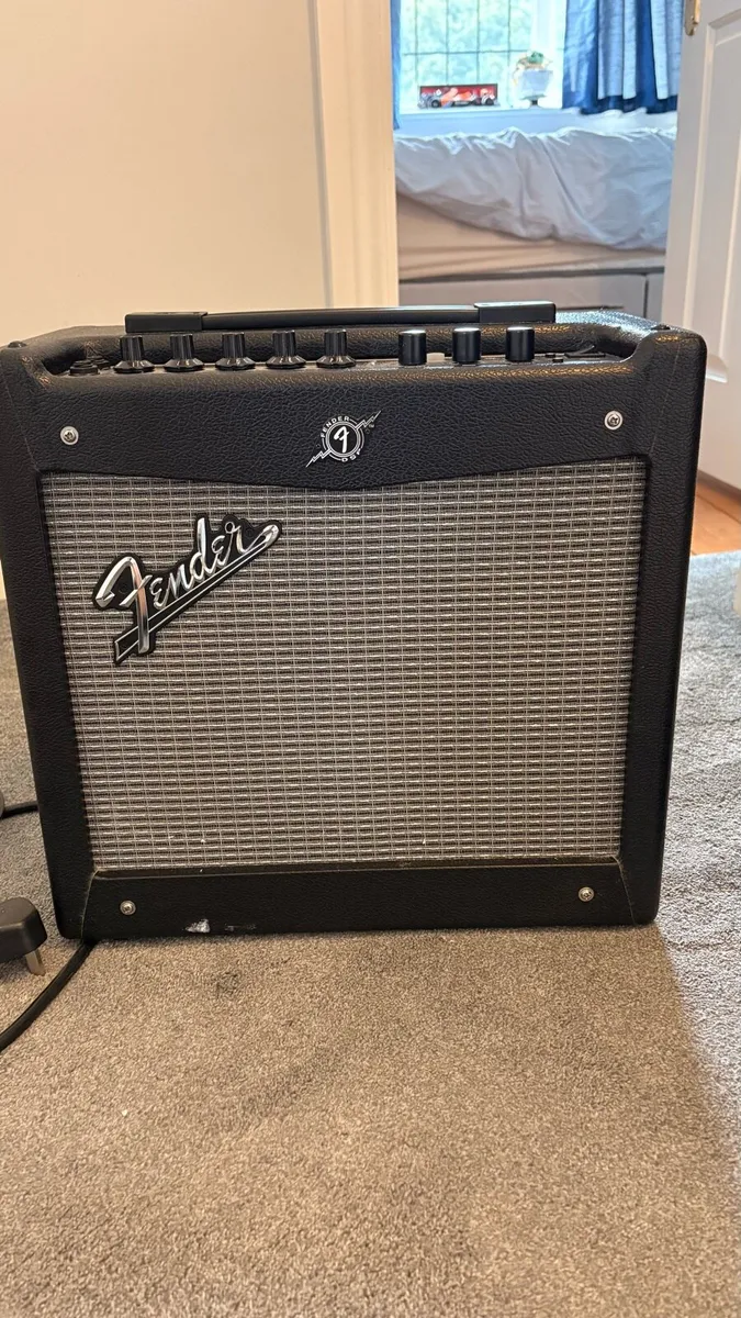 Fender Mustang I V.2 20W Guitar Amp - Image 2
