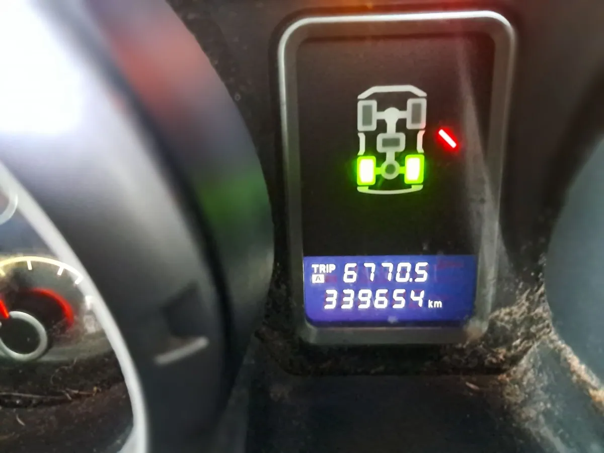 Mitsubishi Pajero 2009 - Image 2