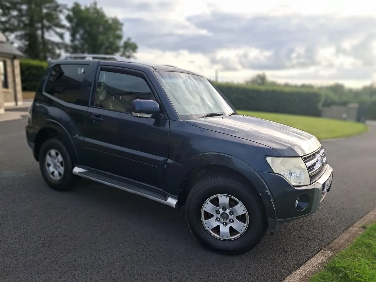 Mitsubishi Pajero 2009 - Image 4