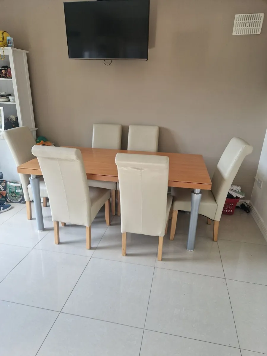 Kitchen Table and Chairs - Image 2
