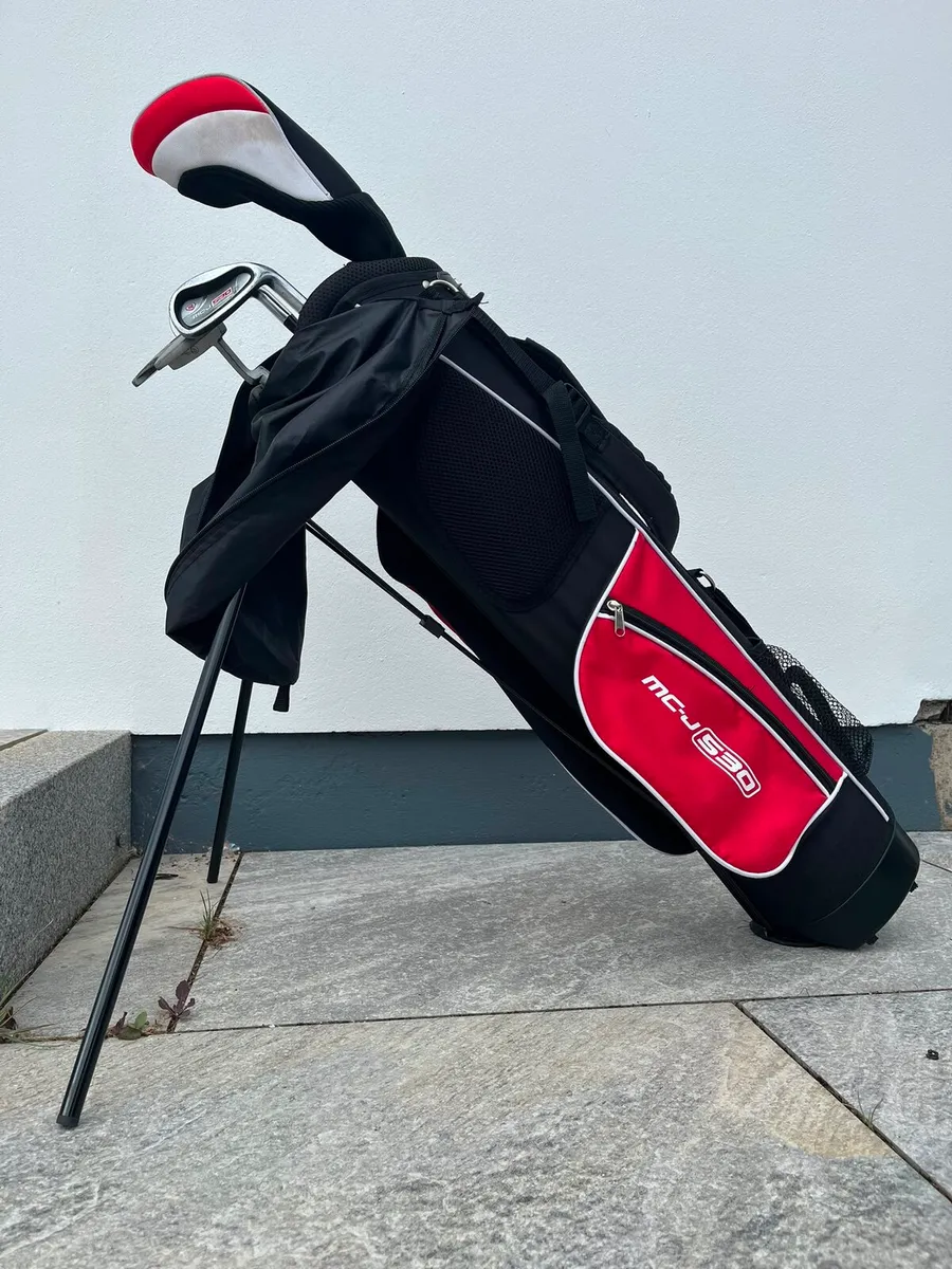 Junior Golf Clubs and bag - Image 1
