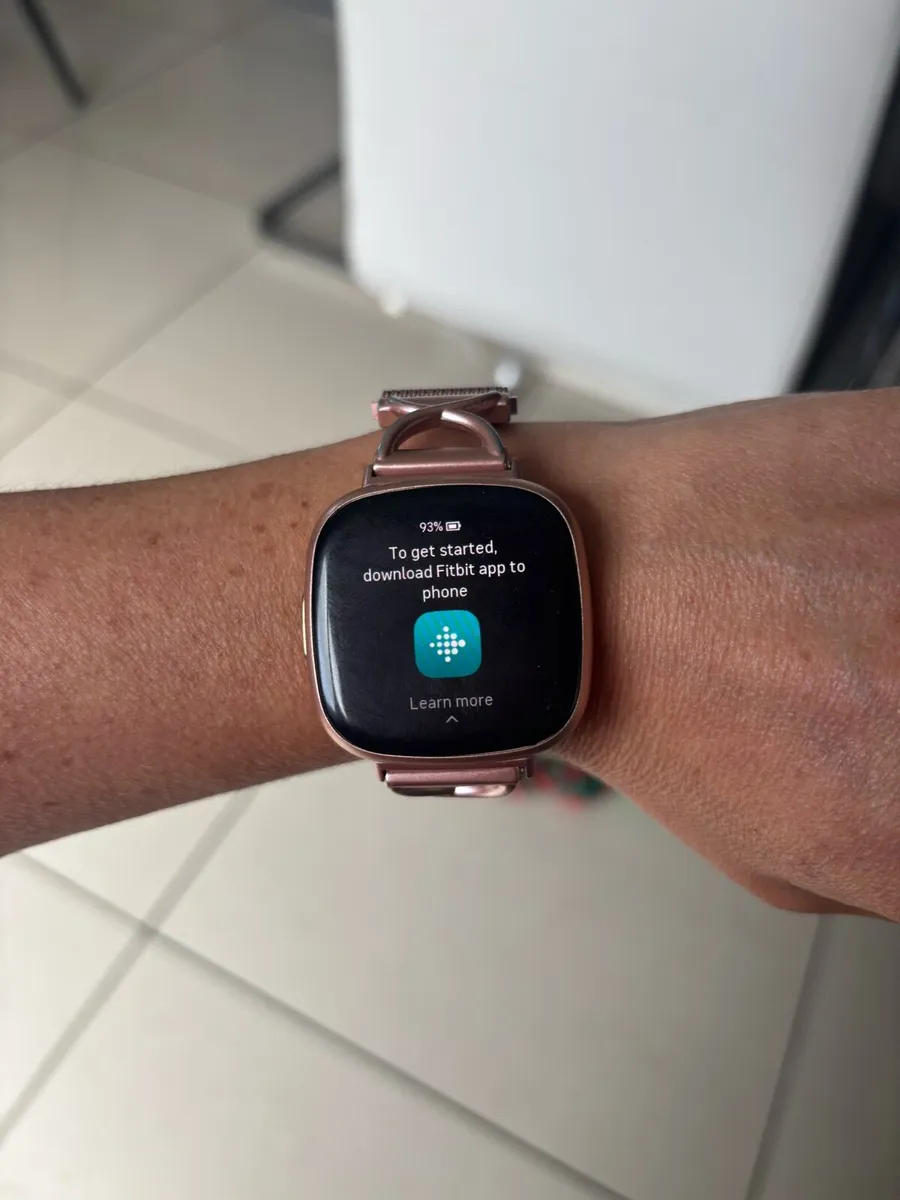 Fitbit Versa 4 - Image 1