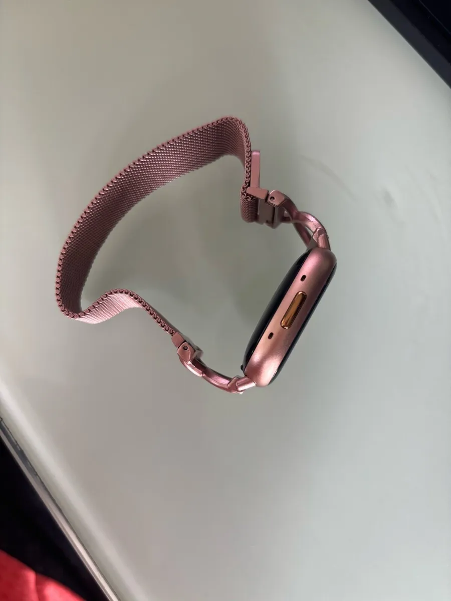 Fitbit Versa 4 - Image 4