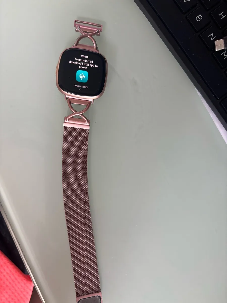 Fitbit Versa 4 - Image 3