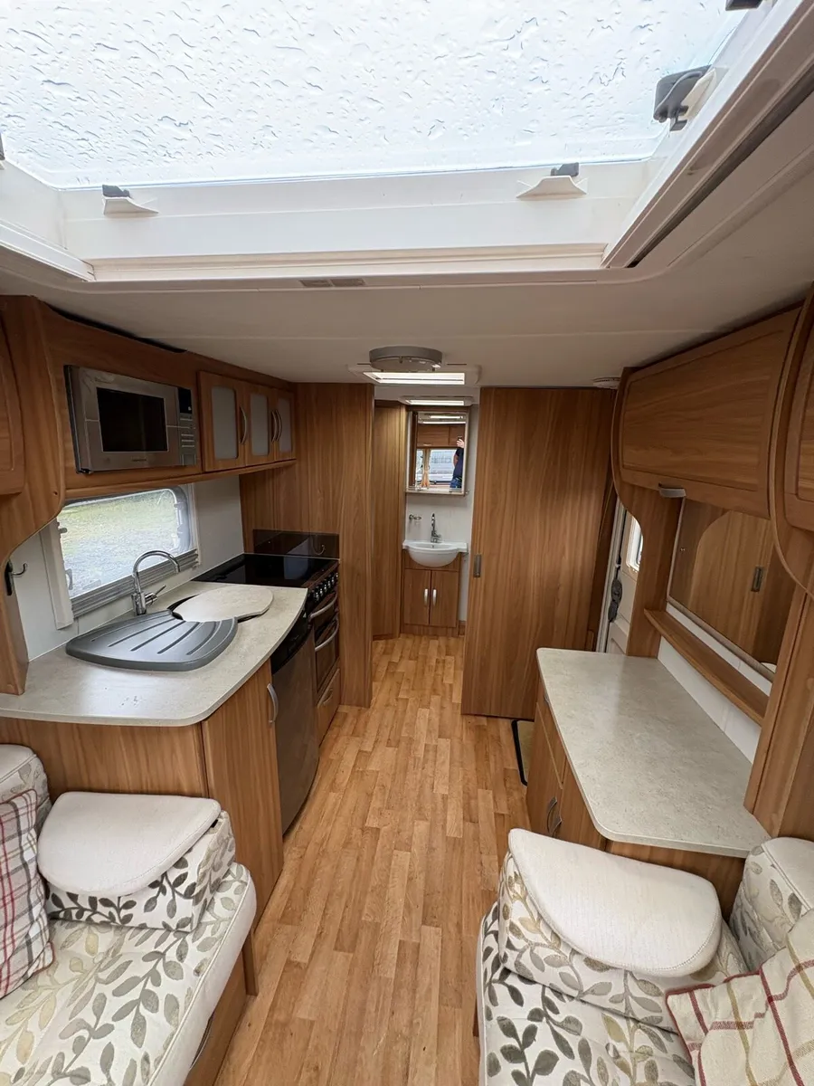 2015 Lunar Clubman 2 Berth Rear Washroom Caravan - Image 4