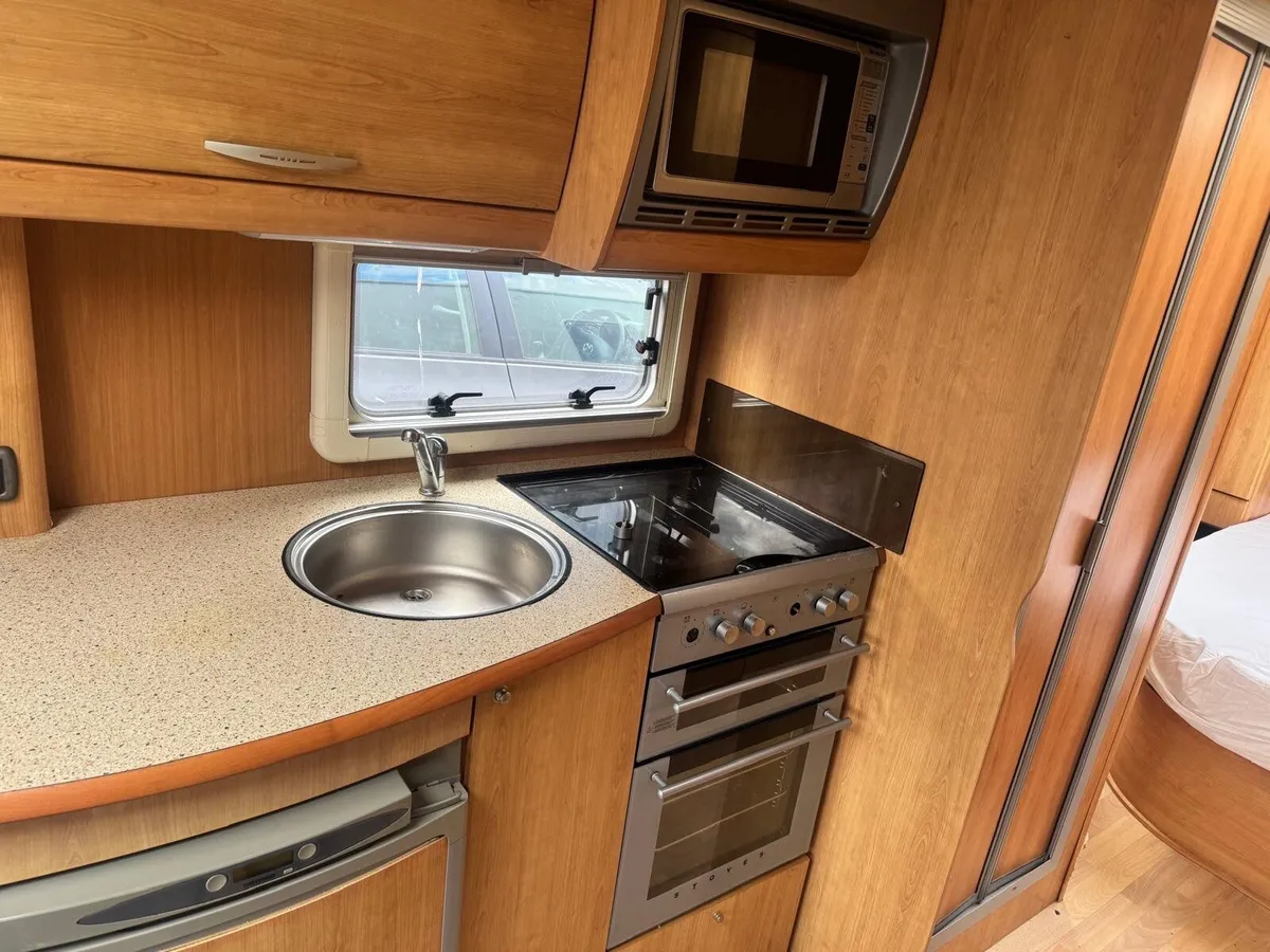 Caravan - Image 3