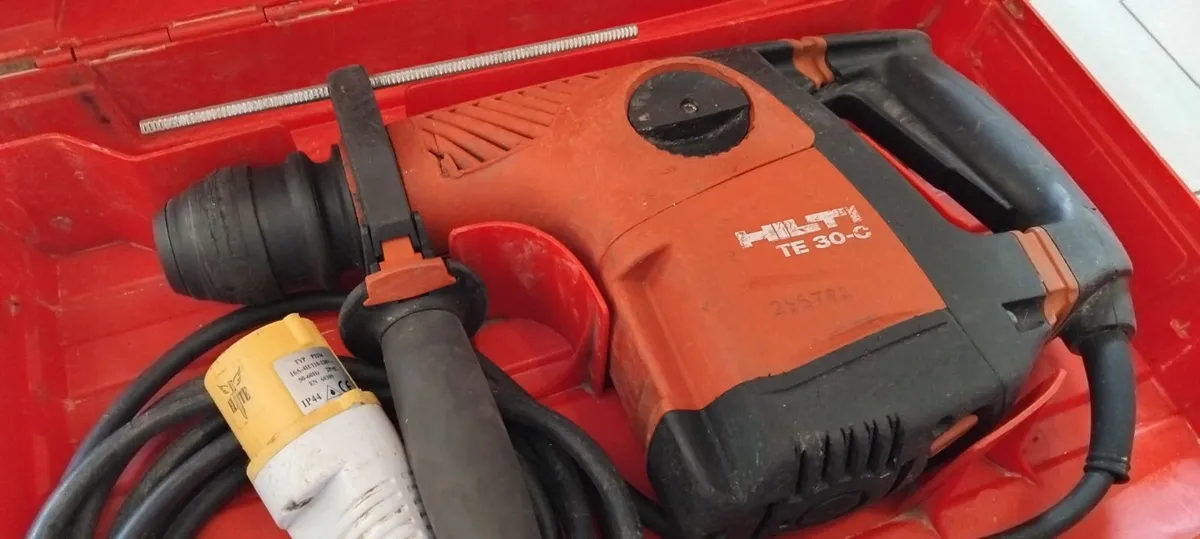 Hilti TE30-C Sds+ 3 Mode 110v - Image 2