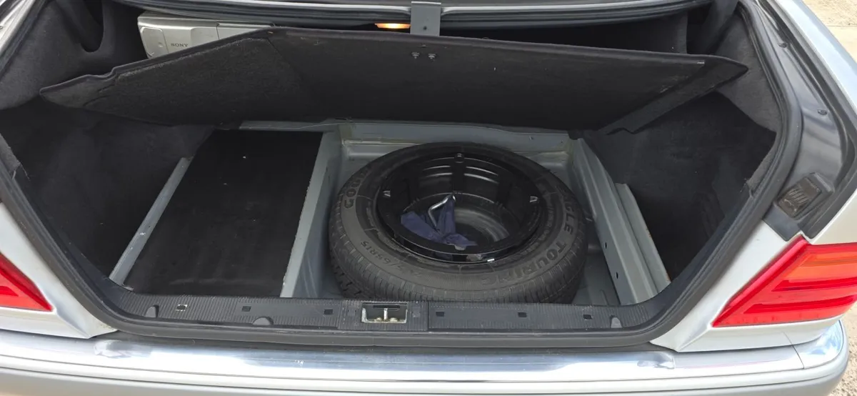 Mercedes-Benz E-Class 1996 - Image 3