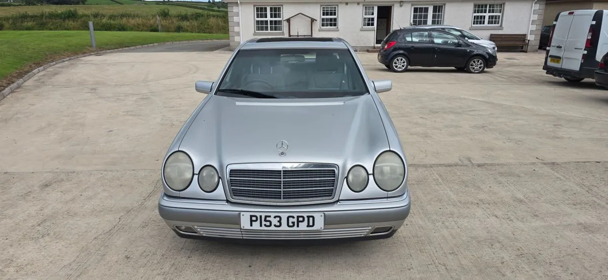 Mercedes-Benz E-Class 1996 - Image 1