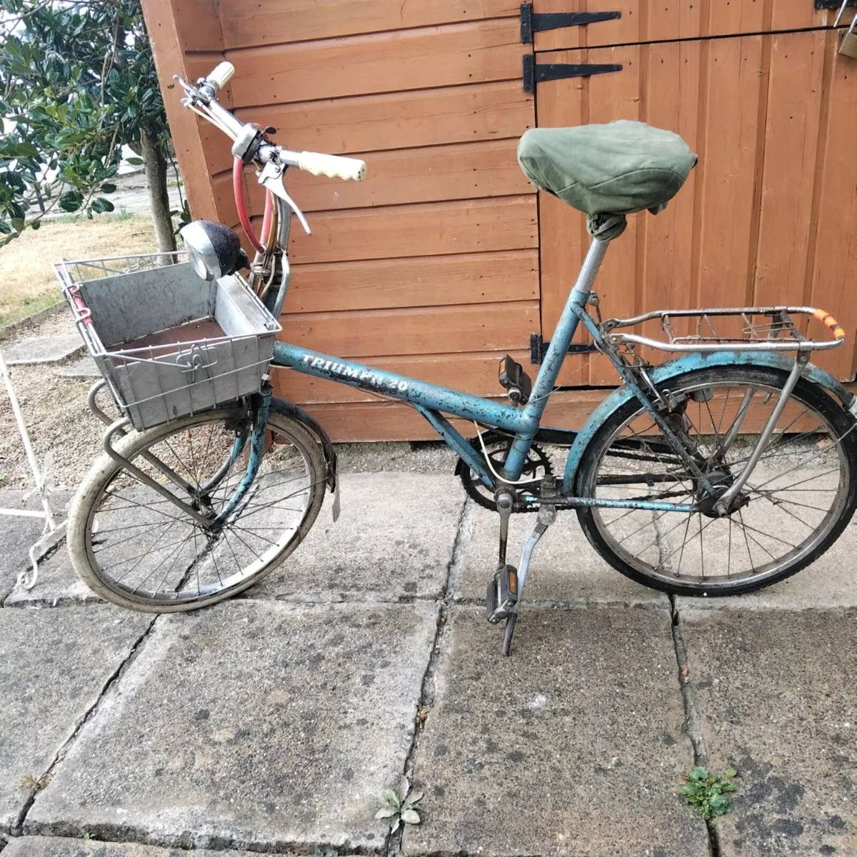 Vintage Triumph 20 Ladies Bike - Image 2