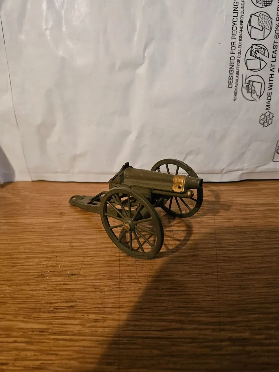 Britain's 1950's British Army Artillery Piece - Image 1
