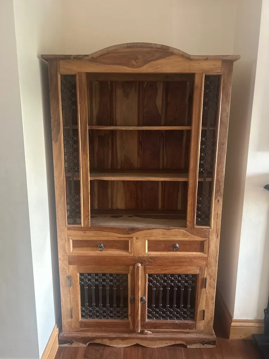 Dresser - Image 1