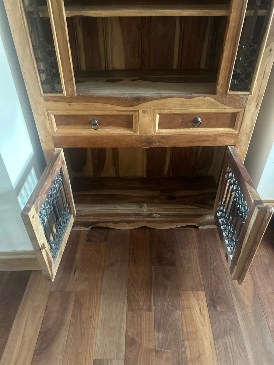 Dresser - Image 2