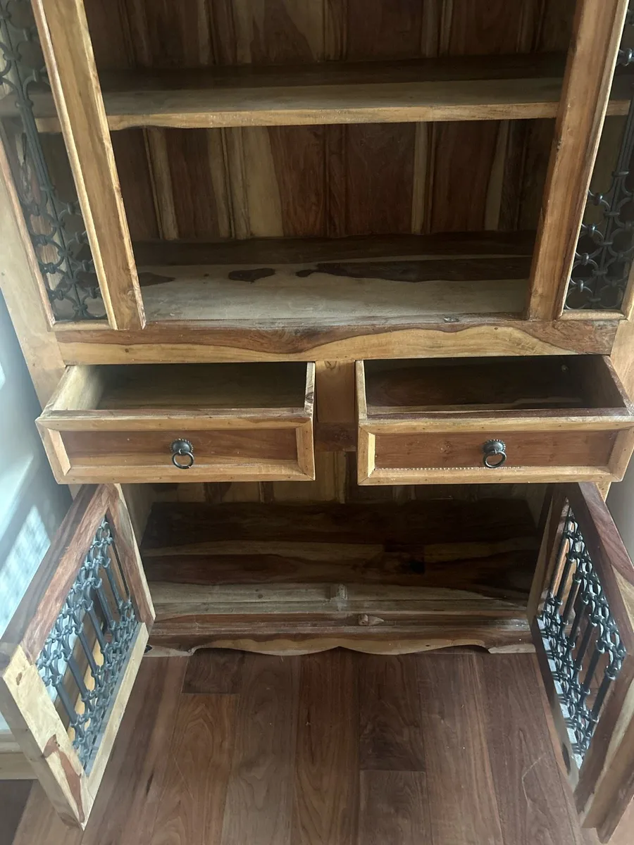 Dresser - Image 3