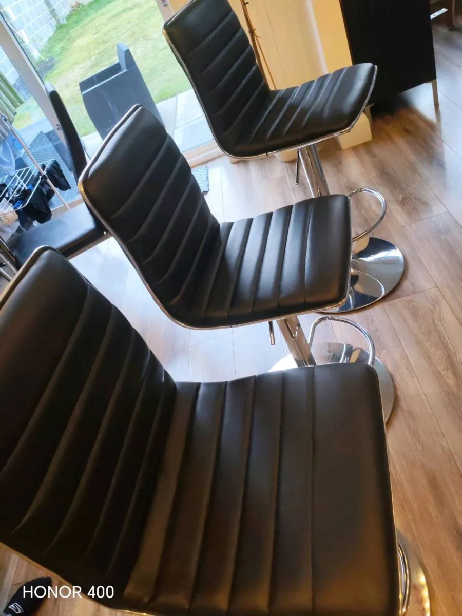 Bar stools - Image 1