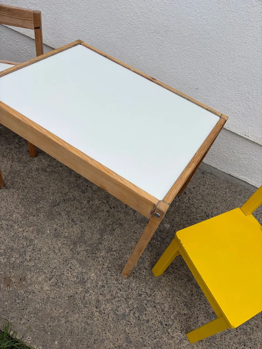 kids table and 3 chairs - Image 4