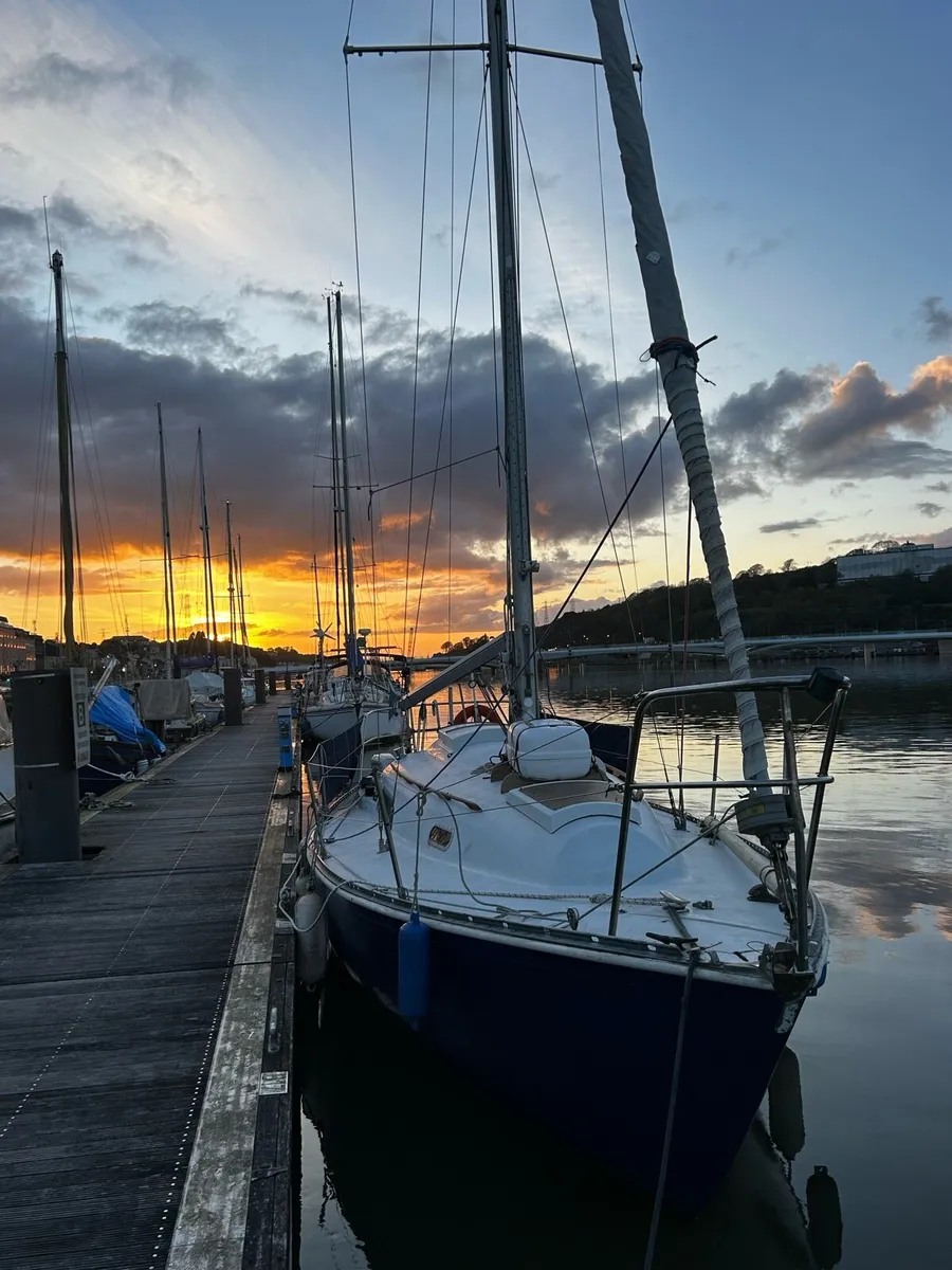 Trapper 500 27ft sailboat - Image 1