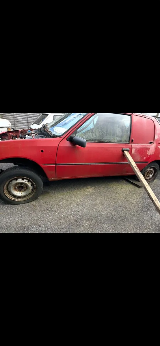 Peugeot 205 Van - Image 1