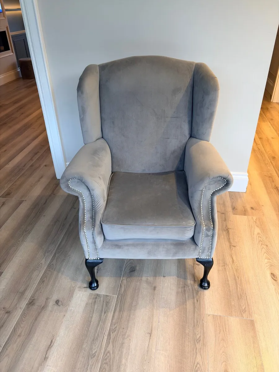 Deluxe Armchair - Image 2