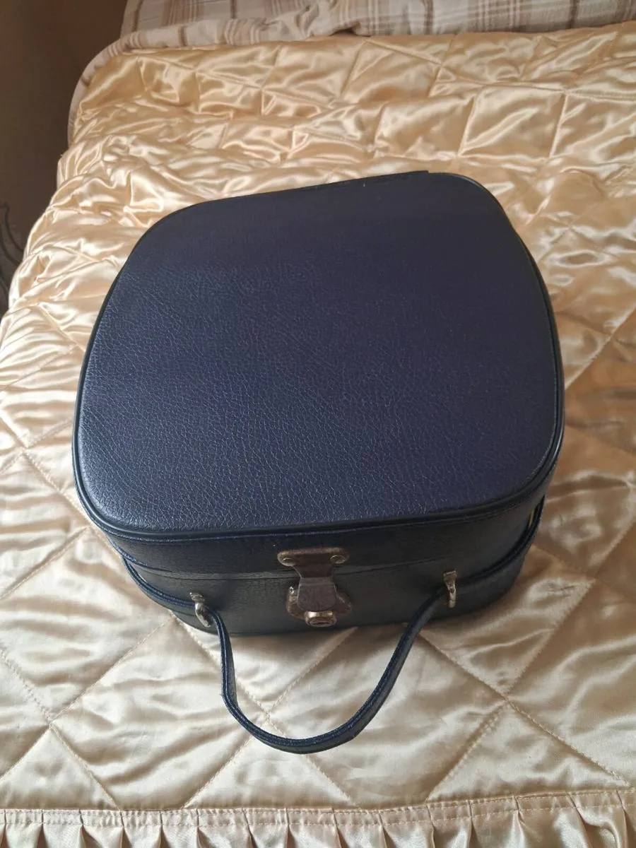 Vintage 1960's Vanity/weekend case - Image 1