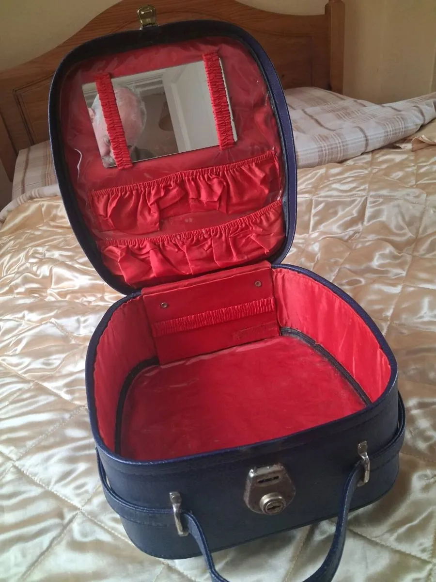 Vintage 1960's Vanity/weekend case - Image 2