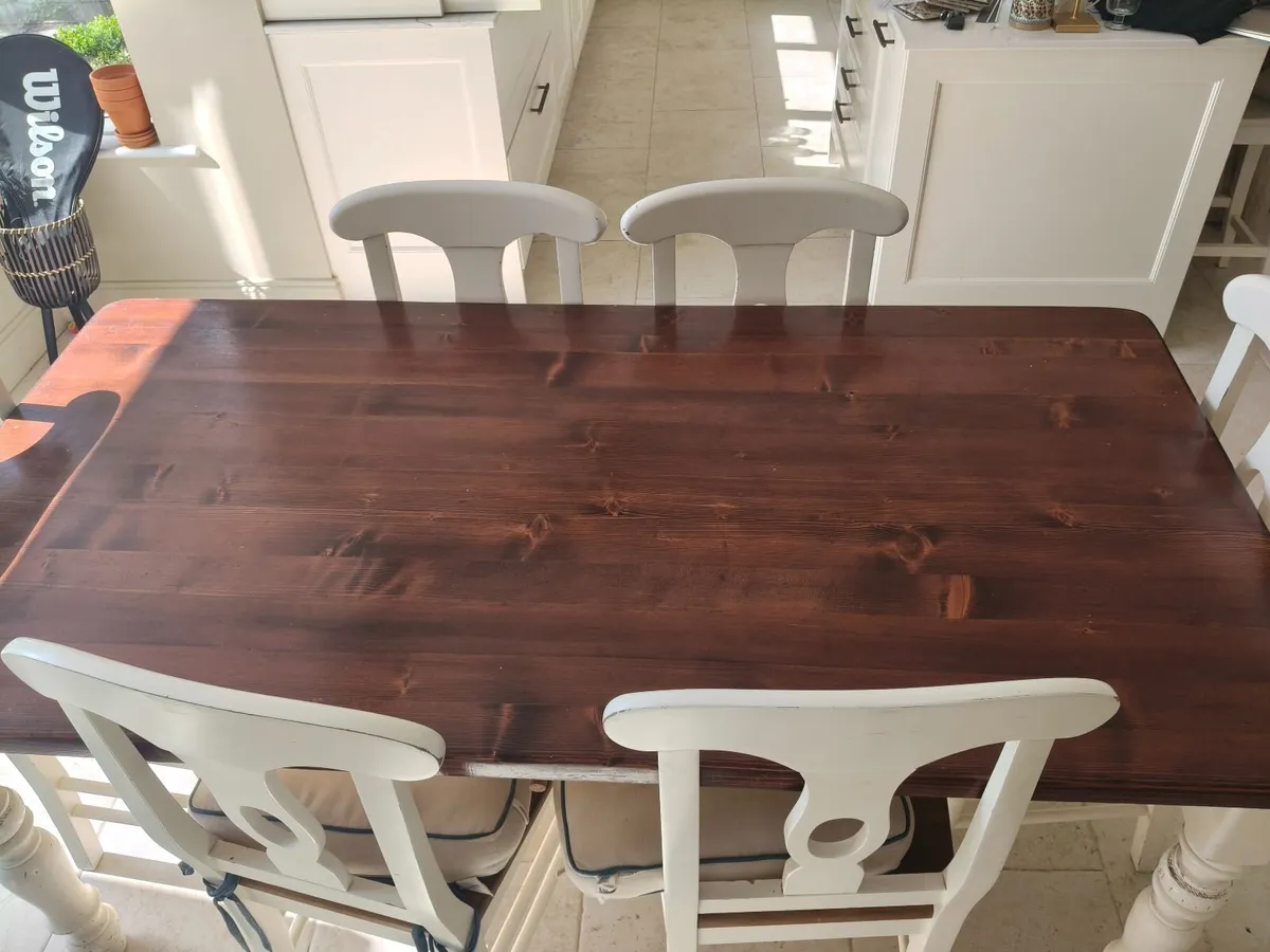 Table & chairs - Image 4
