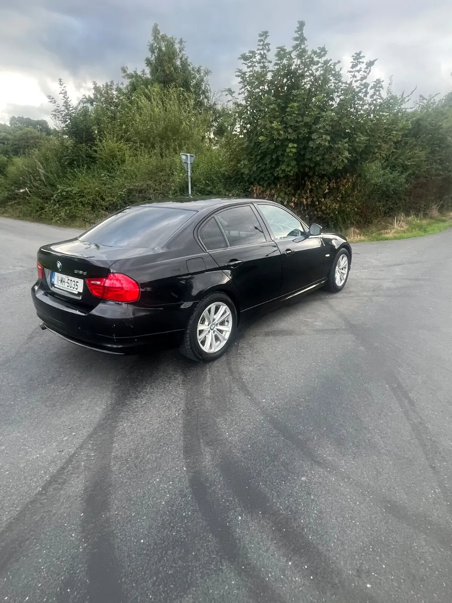 2011  Bmw  318 Diesel se - Image 1