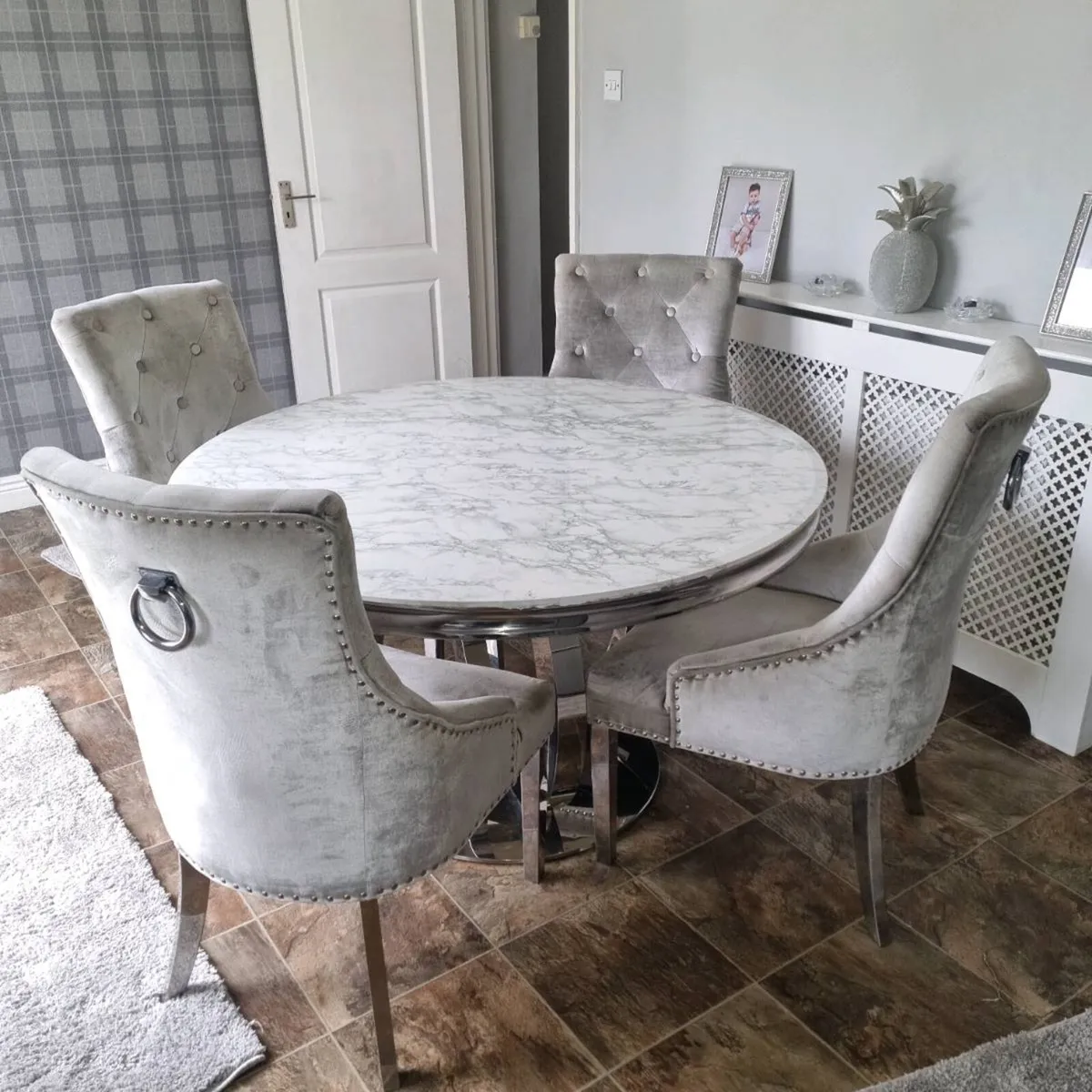 Dining table  4 plush velvet knocker chairs - Image 2