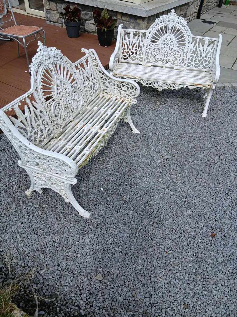 Cast iron garden chairs - Image 1