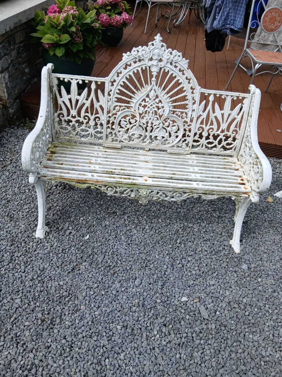 Cast iron garden chairs - Image 2