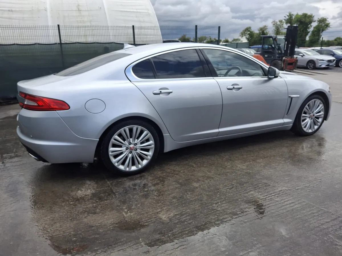 132 Jaguar XF Luxury premium 2.2 Automatic - Image 3