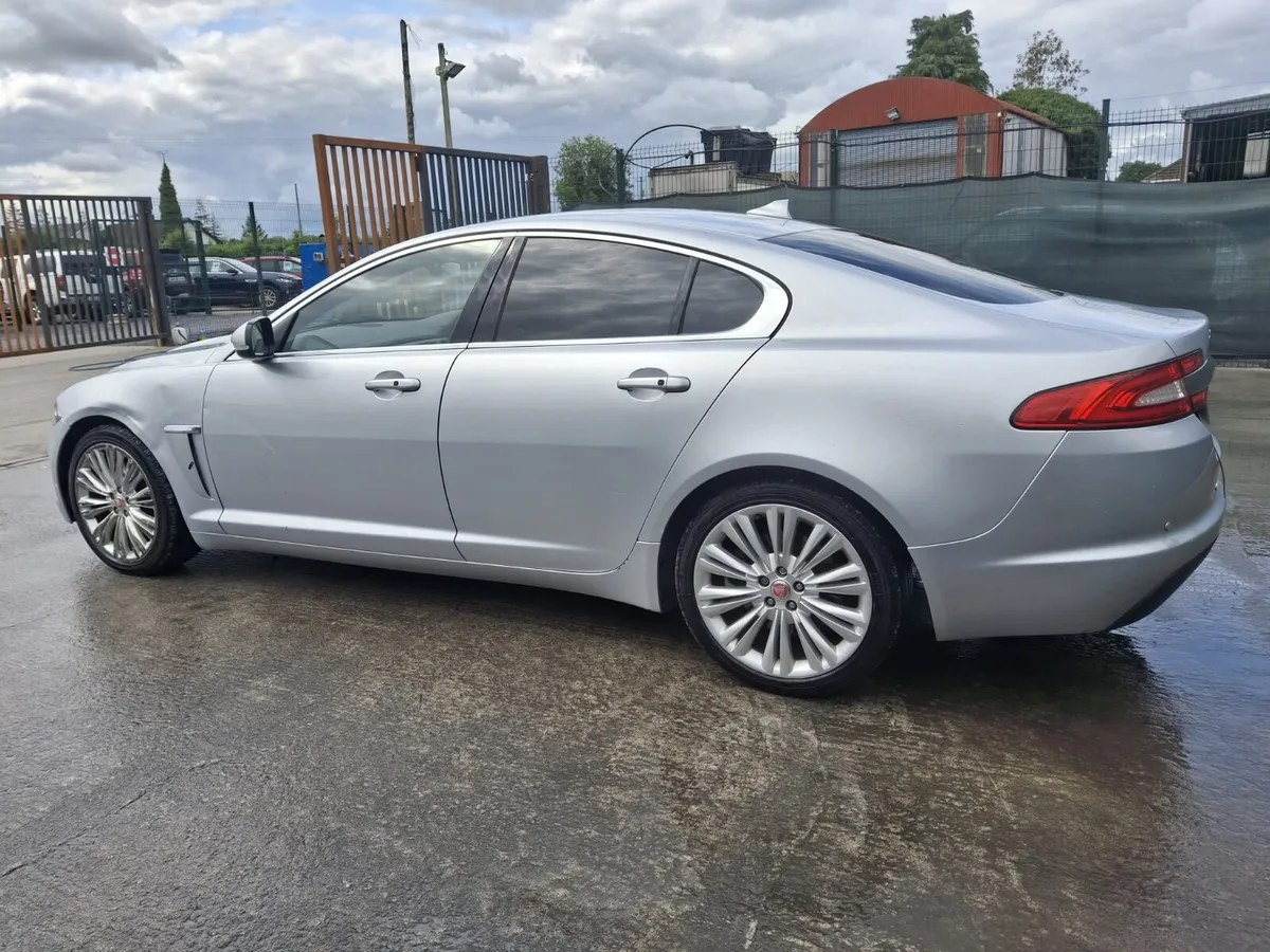 132 Jaguar XF Luxury premium 2.2 Automatic - Image 4