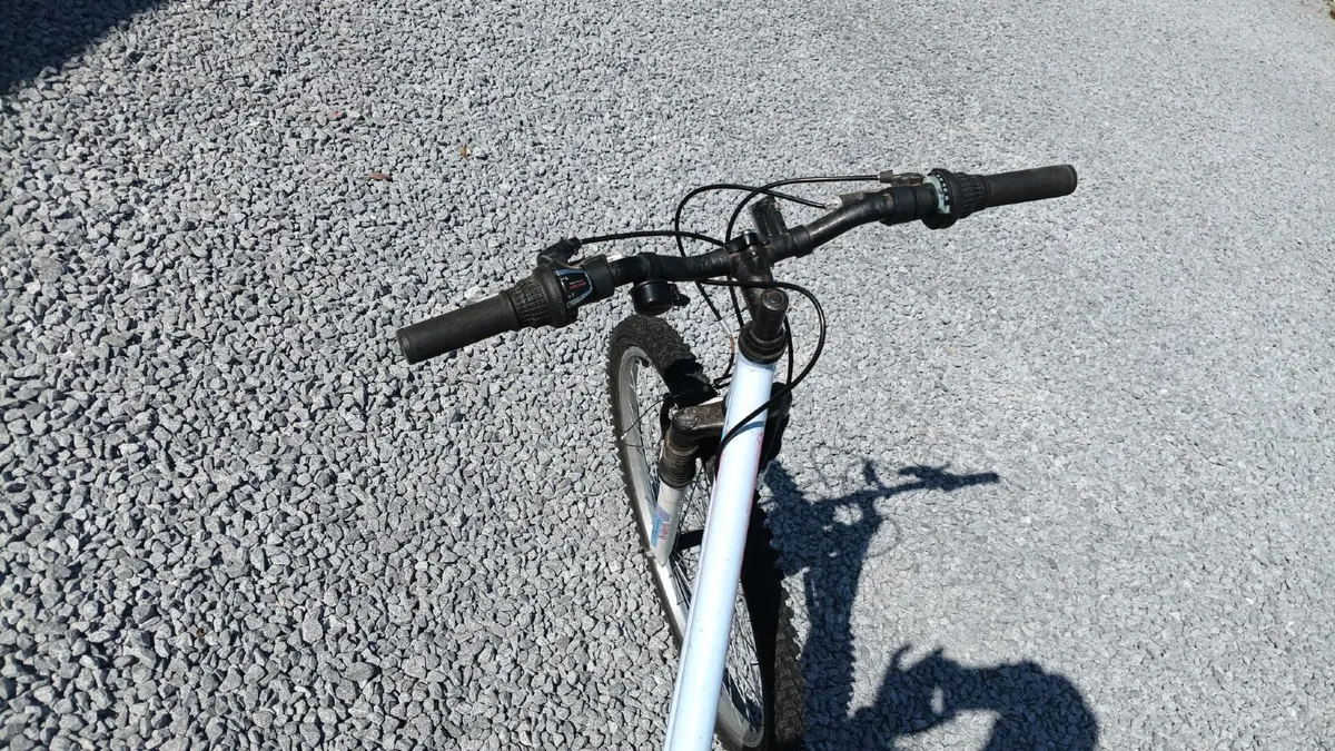 Girls 24" Mountain Bike Purple - Image 2