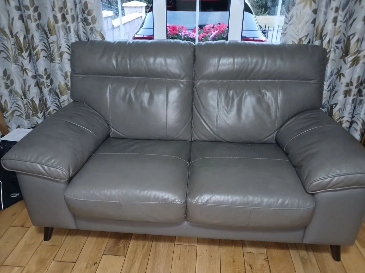 LEATHER  SOFAS  FOR SALE - Image 4