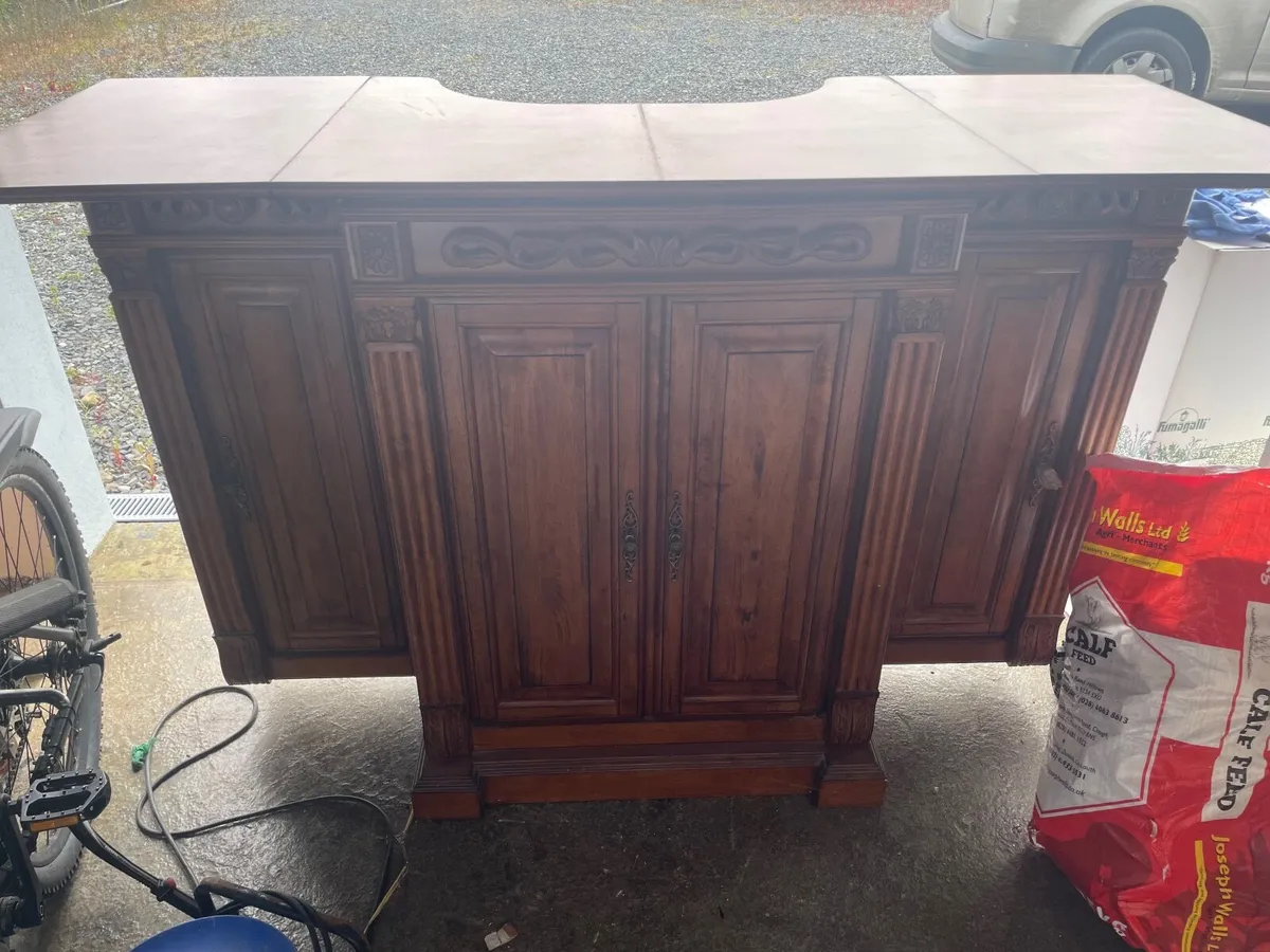 Home bar - Image 1
