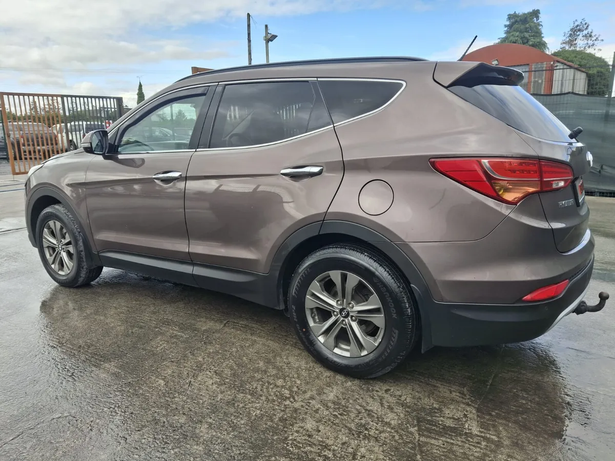 2016 Hyundai Santa Fe 7 seater 4x4 - Image 4