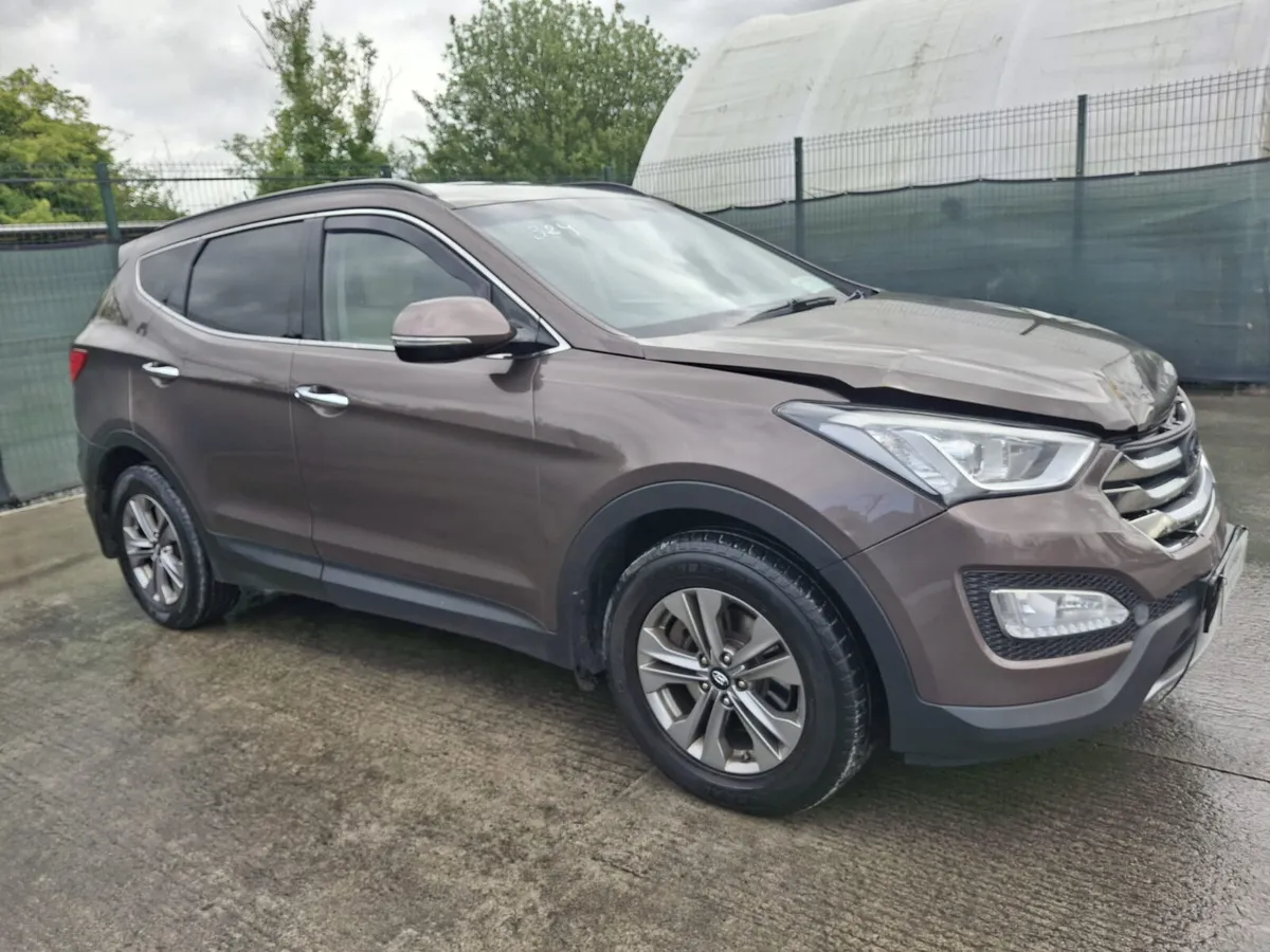 2016 Hyundai Santa Fe 7 seater 4x4 - Image 2