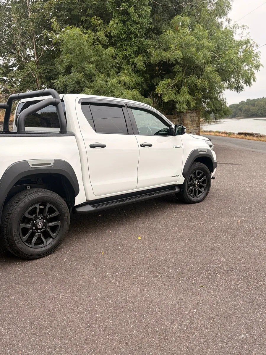 🔥HILUX INVINCIBLE X 2.8 AUTO 🔥 - Image 4