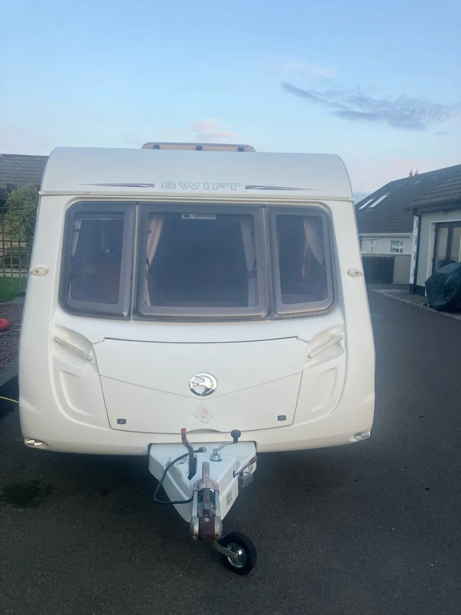 2009 Swift charisma 555 - Image 1