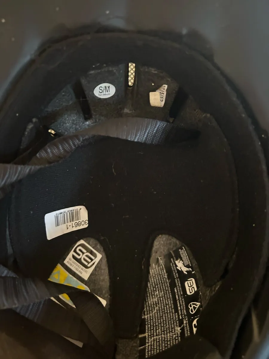 Horse riding helmet - Image 3