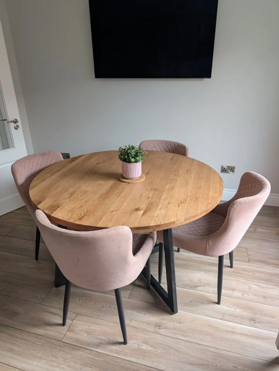 4 dining chairs - Image 1