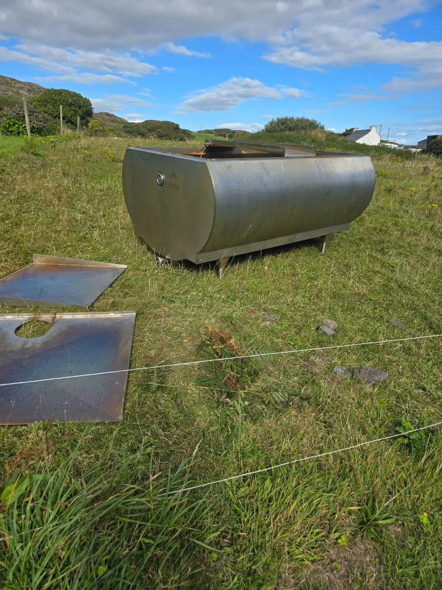 Water tank - Image 1