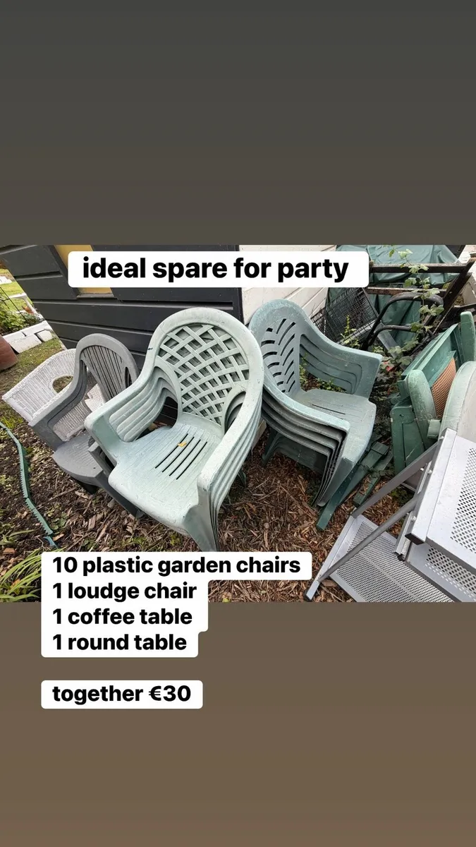 garden table and chairs bundle €30 - Image 1