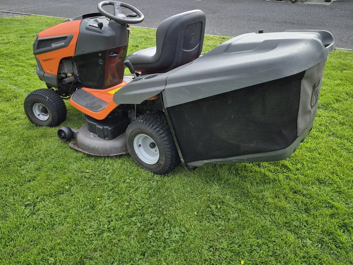 Husqvarna TC 242T Ride on Lawnmower - Image 4