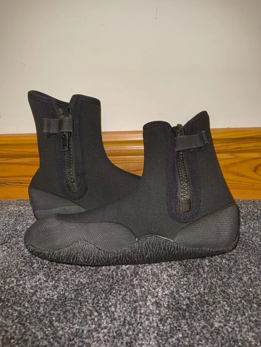 Alder zipped Wetsuit boots and gloves - Image 3