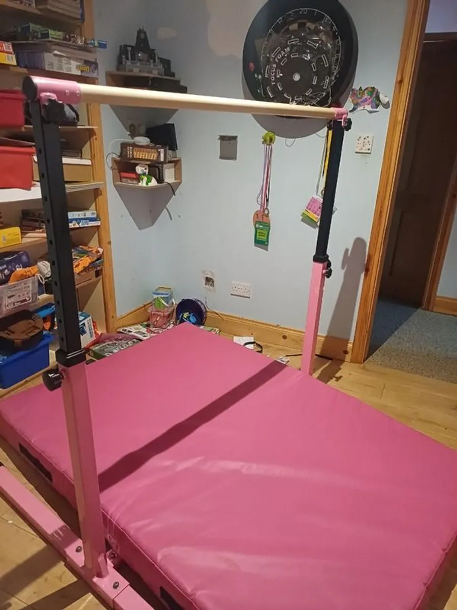 Gymnastic - Image 1