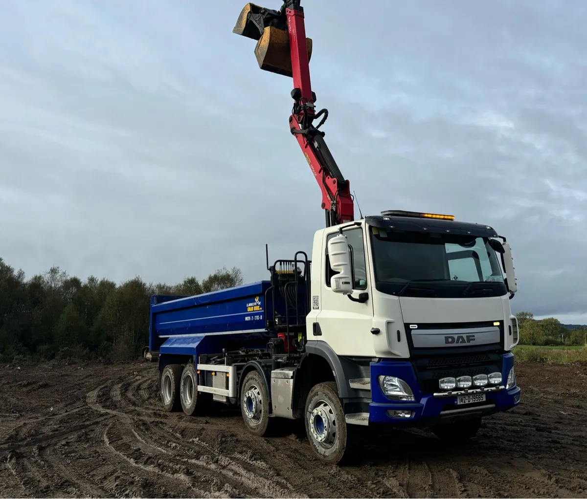 DAF CF85 8x4 Grab truck - Image 1