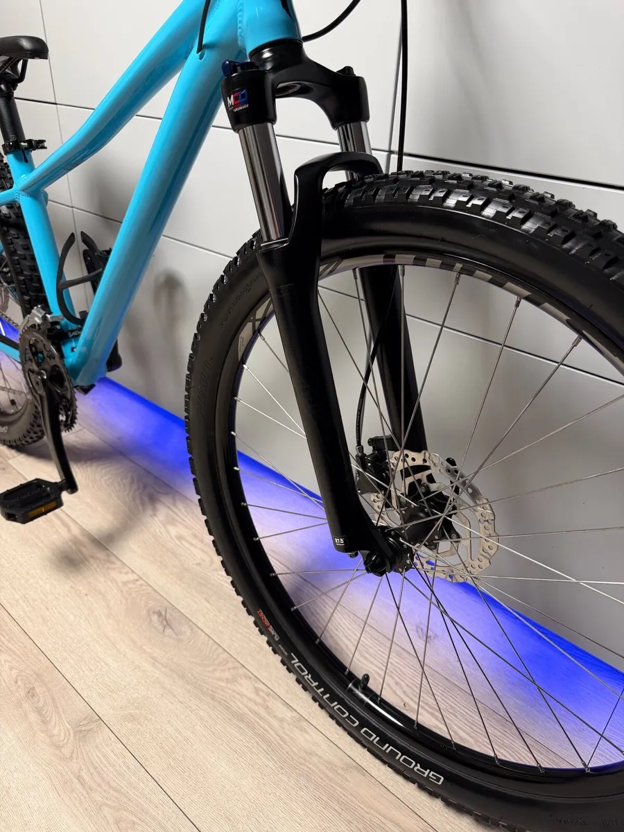 Specialized Pitch Hardtail Bike (Like New) - Image 4