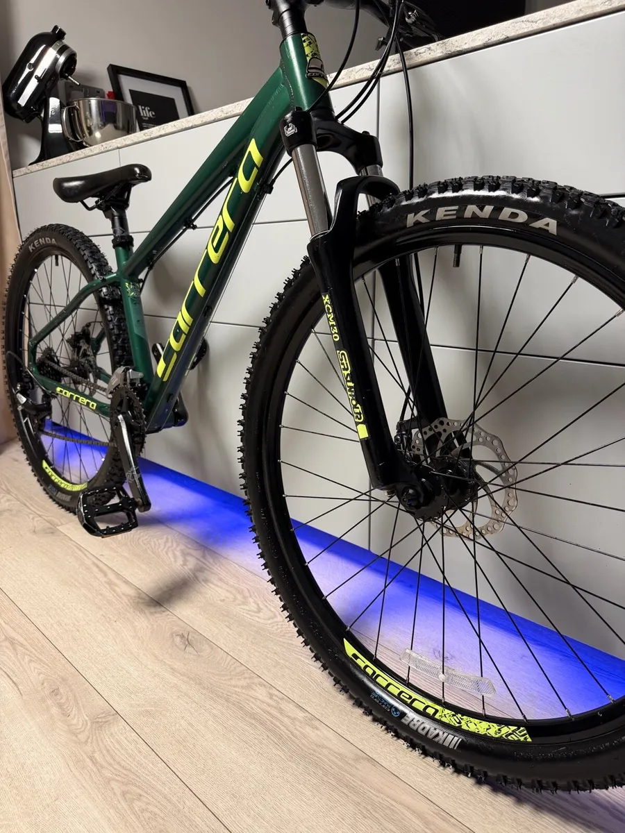 Carrera Vengeance Bike - Image 4
