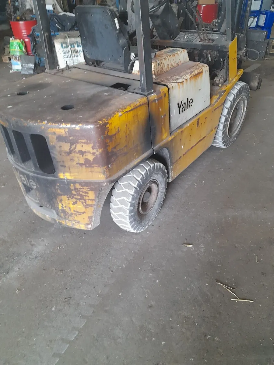 Forklift - Image 3